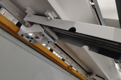 مقص صاج هيدروليك QC12K(Y) Swing Beam